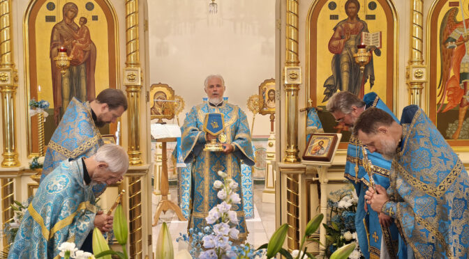 Богослужение в Резекненском соборе Рождества Пресвятой Богородицы в день храмового праздника
