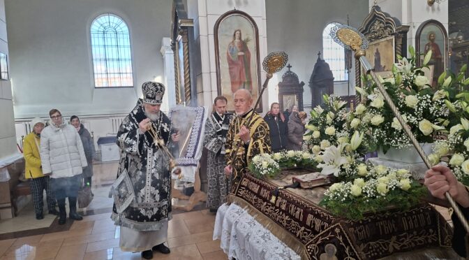 Богослужение Великого Пятка и Великой Субботы в кафедральном соборе г. Даугавпилса